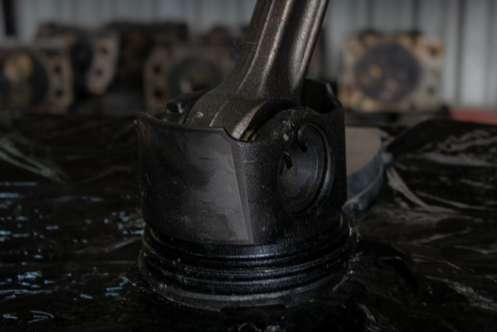 MERCEDES-BENZ ACTROS PISTON WITH CONNECTING ROD EURO VI FOR ENGINE CODE ΟΜ 471 - Biela para Camión: foto 2 MERCEDES-BENZ ACTROS PISTON WITH CONNECTING ROD EURO VI FOR ENGINE CODE ΟΜ 471 - Biela para Camión: foto 2