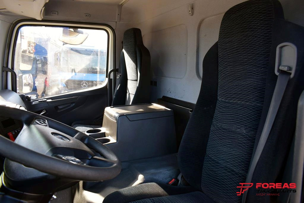 Camión chasis MERCEDES-BENZ ATEGO 921 – FLATBED: foto 27