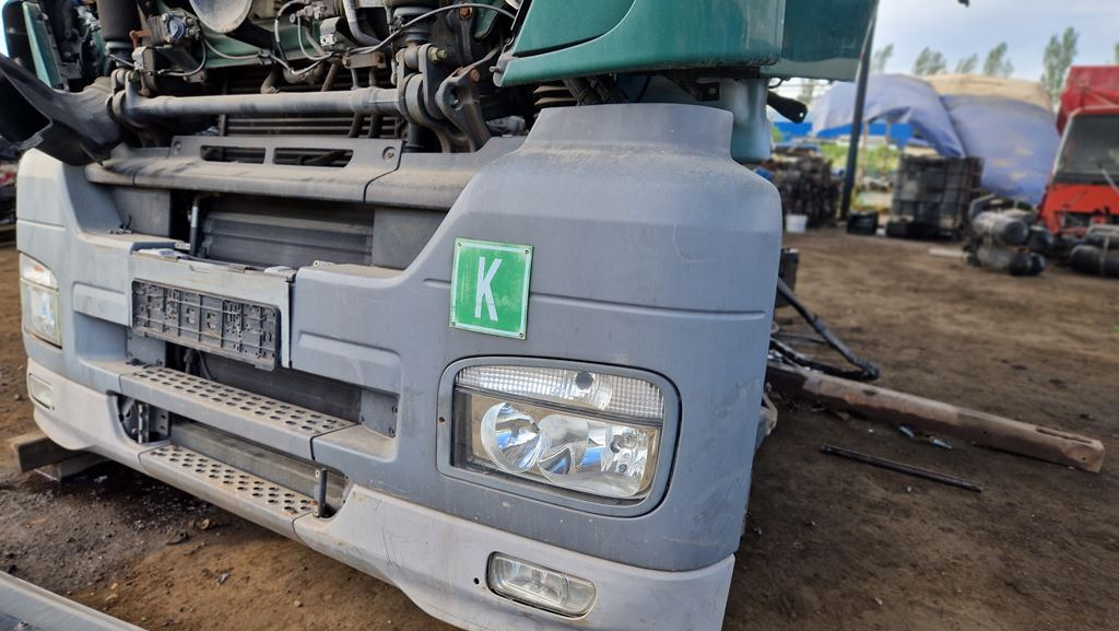 MERCEDES-BENZ AXOR - Parachoques para Camión: foto 2 MERCEDES-BENZ AXOR - Parachoques para Camión: foto 2