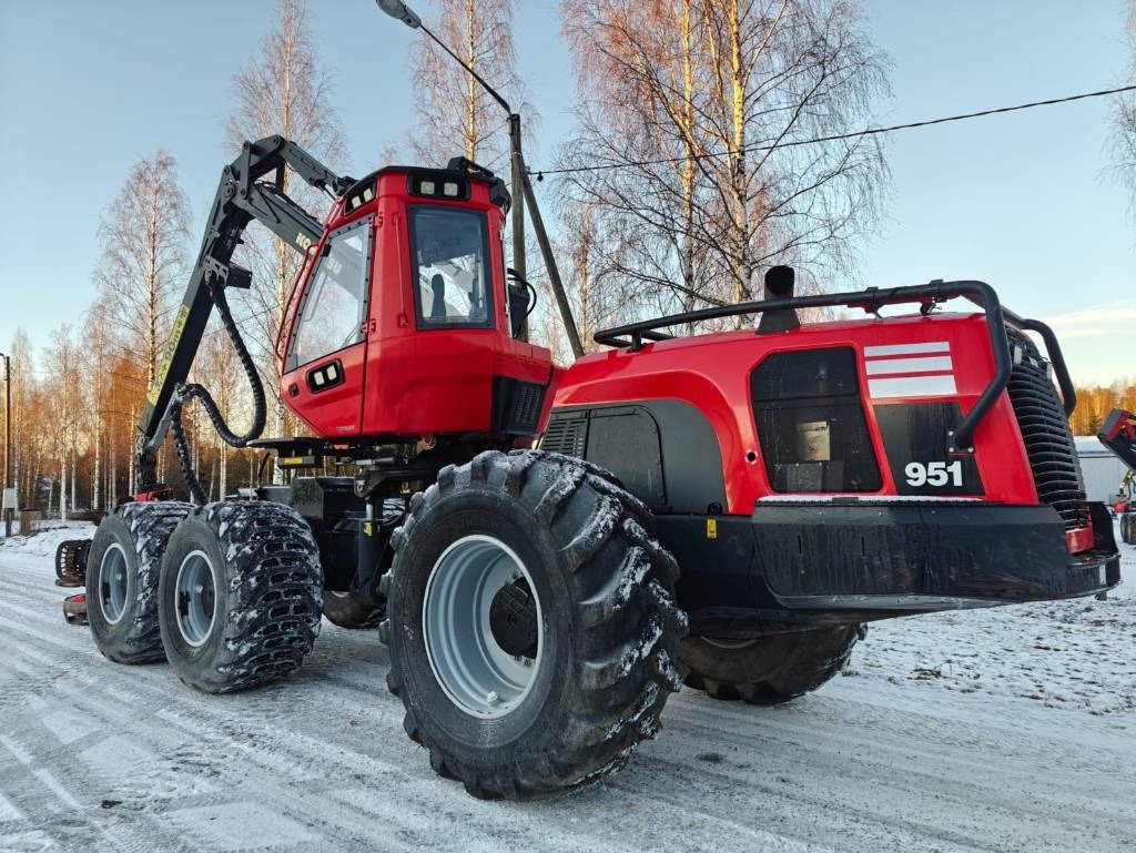 Komatsu 951 - Procesadora forestal: foto 3 Komatsu 951 - Procesadora forestal: foto 3