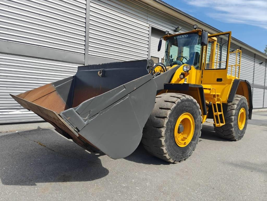 Volvo L 180 E - Cargadora de ruedas: foto 1 Volvo L 180 E - Cargadora de ruedas: foto 1