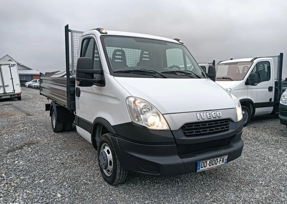 Iveco 35C13,35C12, 35C14, 35C15 - Furgoneta basculante: foto 5 Iveco 35C13,35C12, 35C14, 35C15 - Furgoneta basculante: foto 5