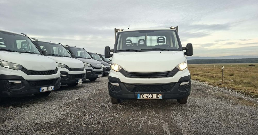 Iveco 35C15,35C14, 35C13, 35C12, 70C15 - Furgoneta basculante: foto 2 Iveco 35C15,35C14, 35C13, 35C12, 70C15 - Furgoneta basculante: foto 2