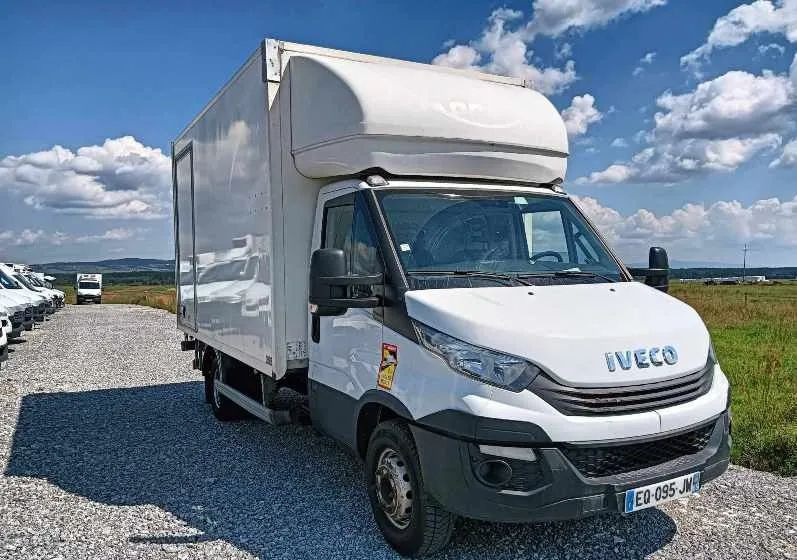 Iveco 35C18,35C15,35C12,70C18 - Furgoneta caja cerrada: foto 2 Iveco 35C18,35C15,35C12,70C18 - Furgoneta caja cerrada: foto 2
