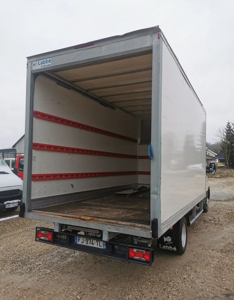 Iveco 3.0-150KM Daily 35C15 Kontener długi rama 35-150 kiper Klimatyzacja długi rozstaw - Furgoneta caja cerrada: foto 5 Iveco 3.0-150KM Daily 35C15 Kontener długi rama 35-150 kiper Klimatyzacja długi rozstaw - Furgoneta caja cerrada: foto 5