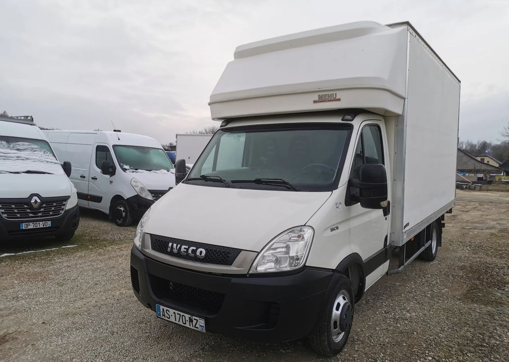 Iveco 3.0-150KM Daily 35C15 Kontener winda Dhollandia 750kg długi 35-150 Klimatyzacja długi rozstaw - Furgoneta caja cerrada: foto 3 Iveco 3.0-150KM Daily 35C15 Kontener winda Dhollandia 750kg długi 35-150 Klimatyzacja długi rozstaw - Furgoneta caja cerrada: foto 3