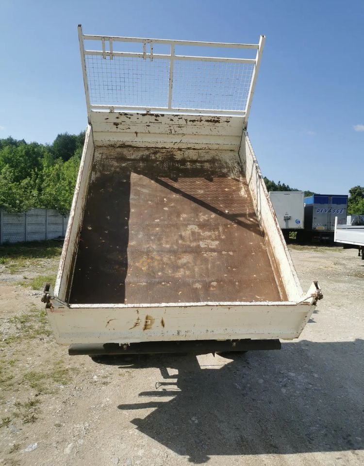 Iveco Daily 35C11 Kiper wywrotka Hak Bliźniak sprowadzony - Furgoneta basculante: foto 4 Iveco Daily 35C11 Kiper wywrotka Hak Bliźniak sprowadzony - Furgoneta basculante: foto 4