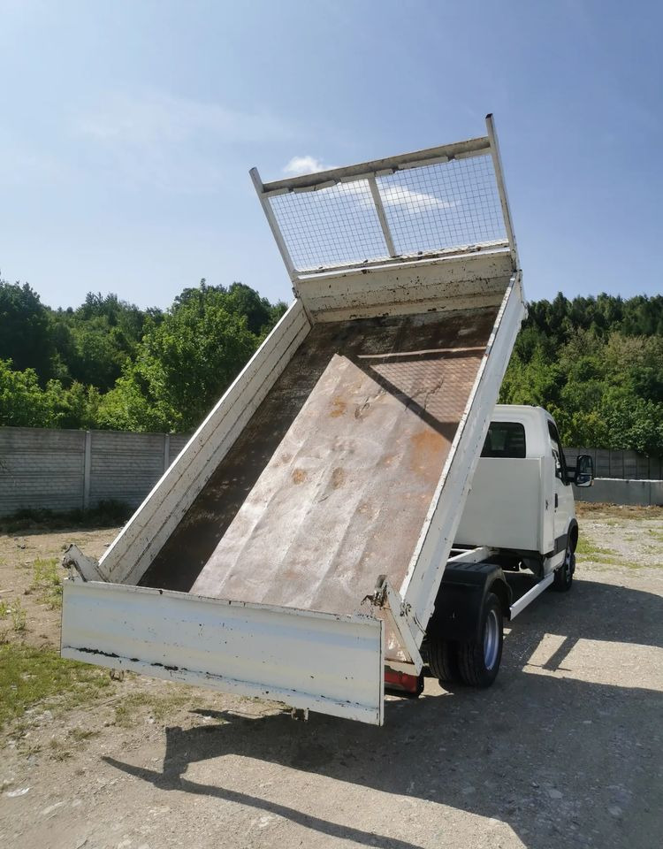 Iveco Daily 35C15 Kiper 3.0 - 150KM wywrotka Hak Bliźniak blokada mostu Klima - Furgoneta basculante: foto 4 Iveco Daily 35C15 Kiper 3.0 - 150KM wywrotka Hak Bliźniak blokada mostu Klima - Furgoneta basculante: foto 4