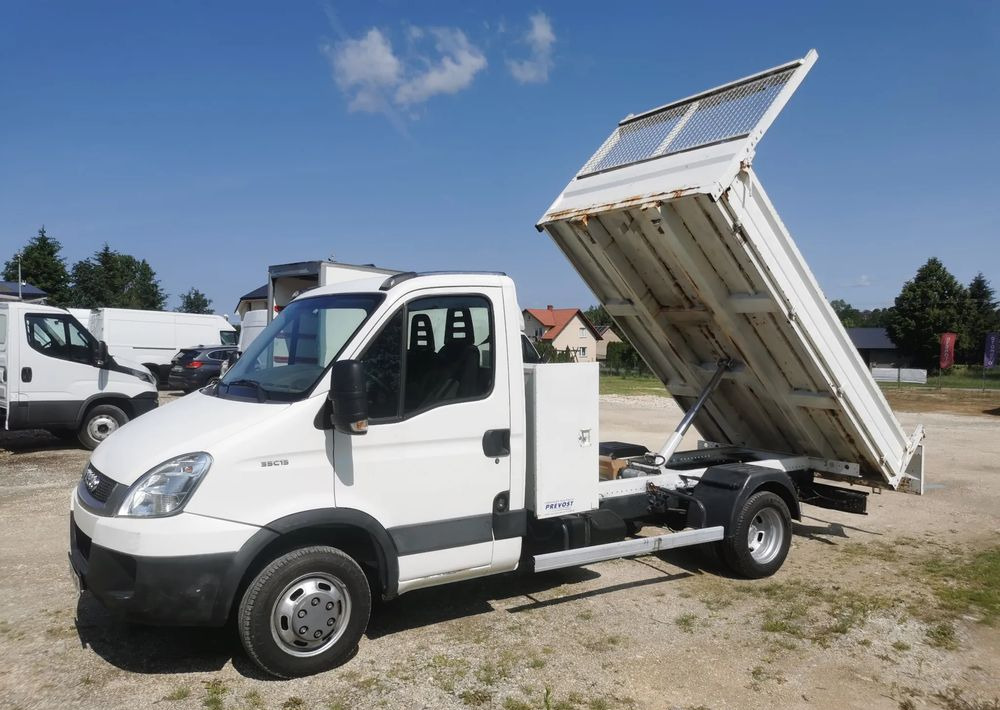 Iveco Daily 35C15 Kiper 3.0 - 150KM wywrotka Hak Bliźniak blokada mostu Klima - Furgoneta basculante: foto 1 Iveco Daily 35C15 Kiper 3.0 - 150KM wywrotka Hak Bliźniak blokada mostu Klima - Furgoneta basculante: foto 1