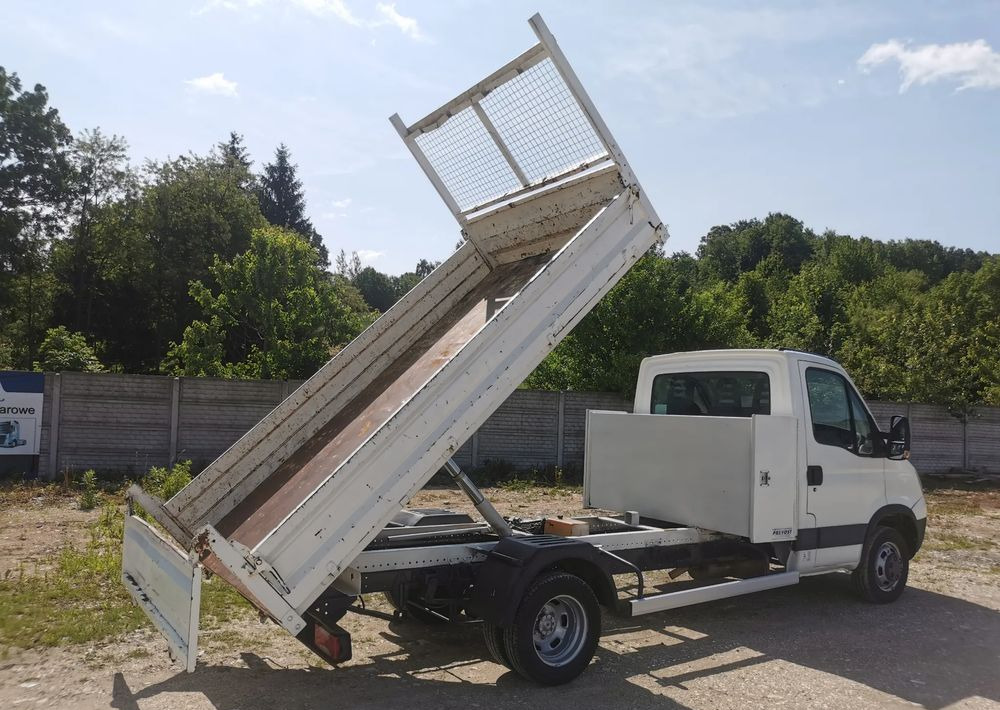 Iveco Daily 35C15 Kiper 3.0 - 150KM wywrotka Hak Bliźniak blokada mostu Klima - Furgoneta basculante: foto 5 Iveco Daily 35C15 Kiper 3.0 - 150KM wywrotka Hak Bliźniak blokada mostu Klima - Furgoneta basculante: foto 5