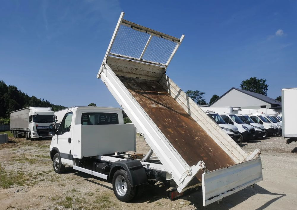 Iveco Daily 35C15 Kiper 3.0 - 150KM wywrotka Hak Bliźniak blokada mostu Klima - Furgoneta basculante: foto 3 Iveco Daily 35C15 Kiper 3.0 - 150KM wywrotka Hak Bliźniak blokada mostu Klima - Furgoneta basculante: foto 3