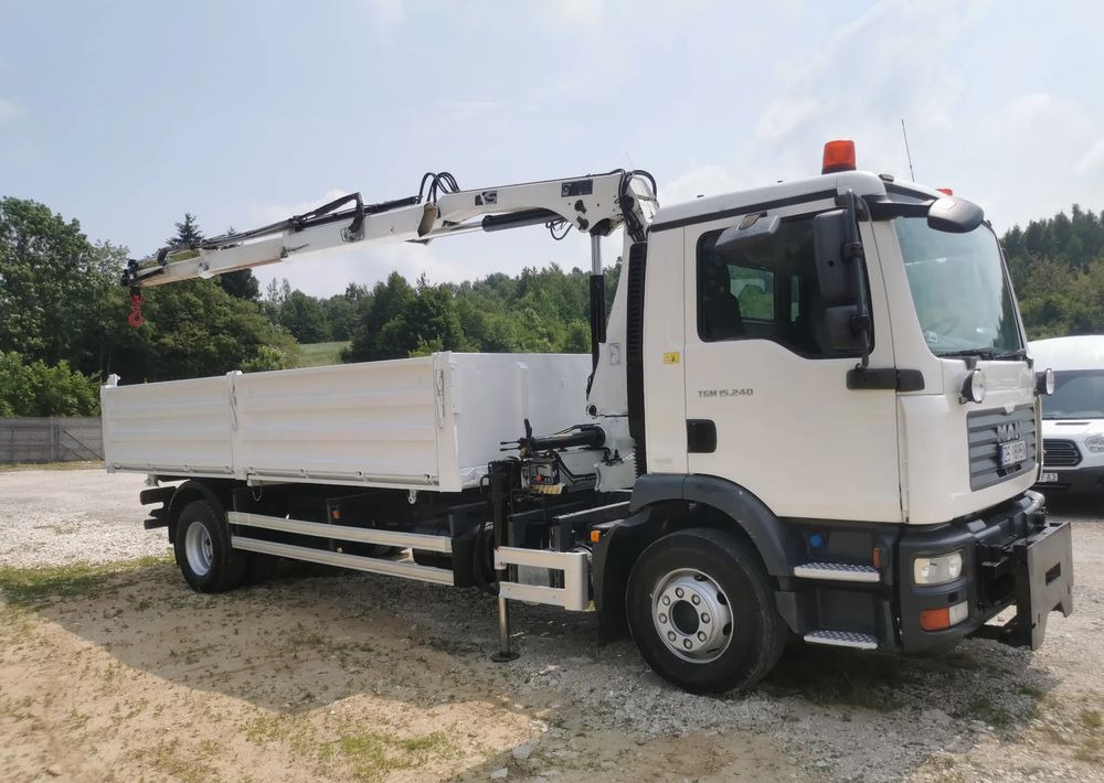 MAN TGM 15.240 Żuraw HDS HIAB + kiper wywrotka + Płyta czołowa Mały przebieg Klima - Camión volquete: foto 4 MAN TGM 15.240 Żuraw HDS HIAB + kiper wywrotka + Płyta czołowa Mały przebieg Klima - Camión volquete: foto 4