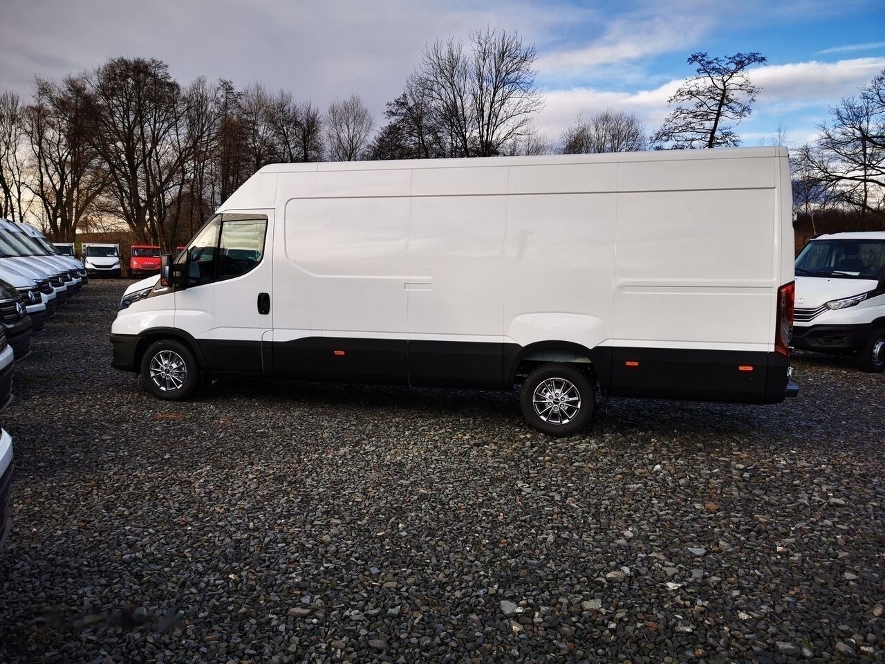 IVECO IVECO 35S18HA8 V L4H2 - Furgón: foto 5 IVECO IVECO 35S18HA8 V L4H2 - Furgón: foto 5