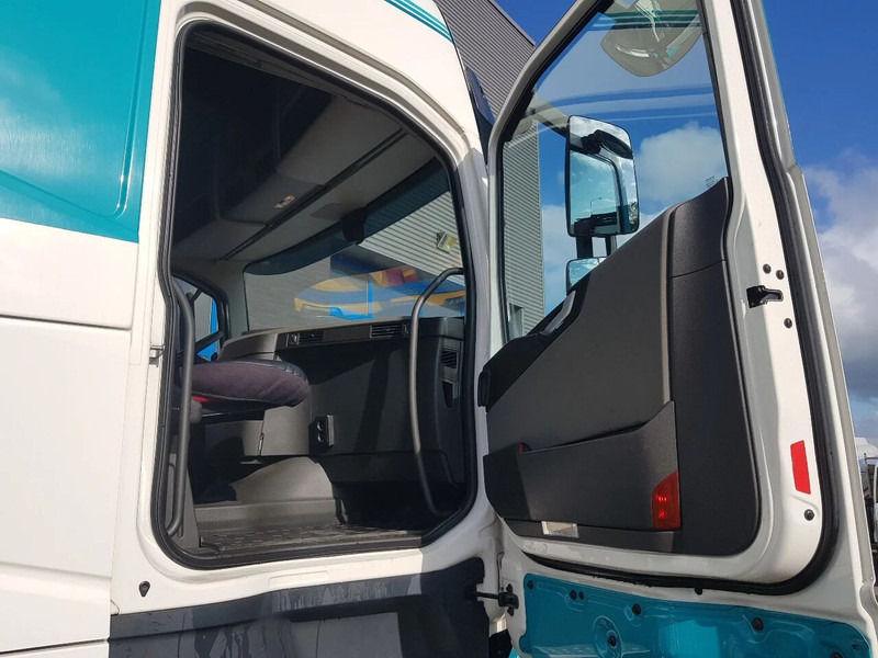 Cabeza tractora Volvo FH 420 ADR klasse EX/II, EX/III, FL en AT Double tank PTO: foto 9