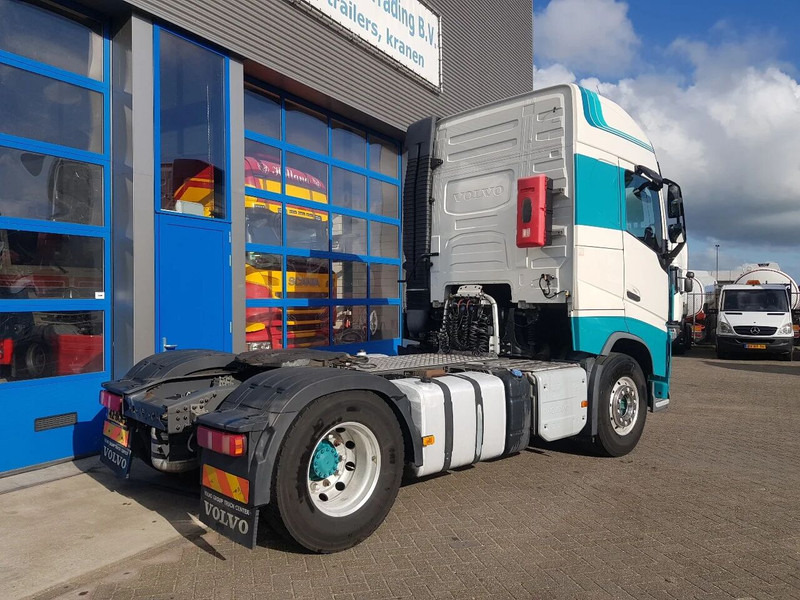 Cabeza tractora Volvo FH 420 ADR klasse EX/II, EX/III, FL en AT Double tank PTO: foto 7