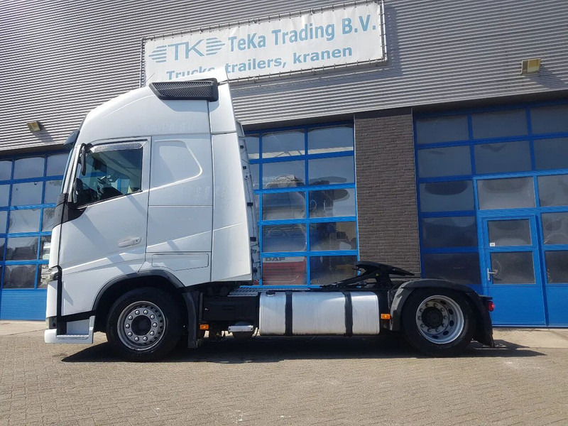 Volvo FH 420 Low deck XL Cabine hefschotel I-Parc Cool - Cabeza tractora: foto 3 Volvo FH 420 Low deck XL Cabine hefschotel I-Parc Cool - Cabeza tractora: foto 3