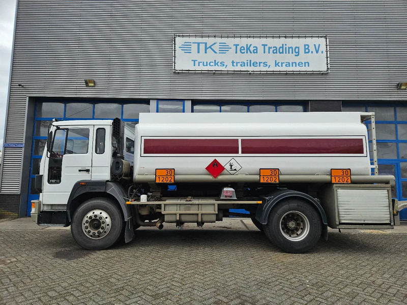 Volvo F S7 18 HOBUR 14.800 Liter 3 Compartments Steel Manual - Camión cisterna: foto 4 Volvo F S7 18 HOBUR 14.800 Liter 3 Compartments Steel Manual - Camión cisterna: foto 4
