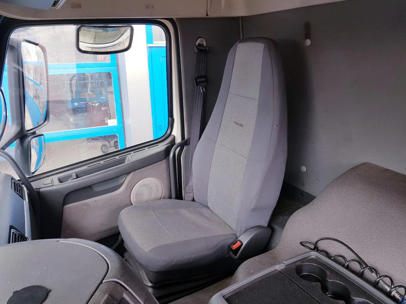 Leasing de Volvo FM 9.340 Fuel 21.400 Liter 3 Comp Euro 3 Volvo FM 9.340 Fuel 21.400 Liter 3 Comp Euro 3: foto 16