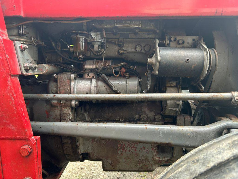 Massey Ferguson 135 - Tractor: foto 4 Massey Ferguson 135 - Tractor: foto 4