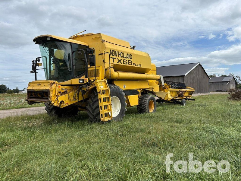 New Holland TX68 Plus - Cosechadora de granos: foto 1 New Holland TX68 Plus - Cosechadora de granos: foto 1