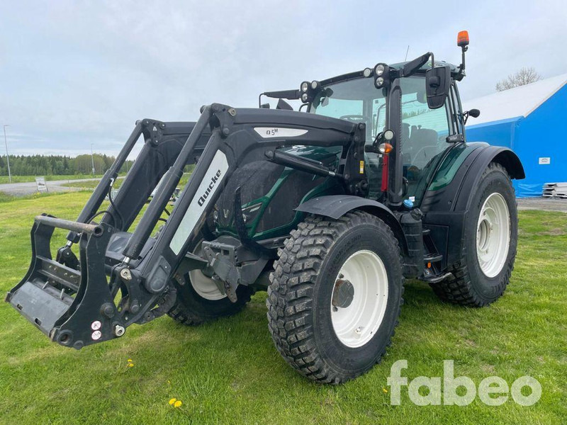 Valtra N154E Versu SmartTouch MR19 Valtra N154E Versu SmartTouch MR19 med frontlastare Quicke Q5M - Tractor: foto 1 Valtra N154E Versu SmartTouch MR19 Valtra N154E Versu SmartTouch MR19 med frontlastare Quicke Q5M - Tractor: foto 1