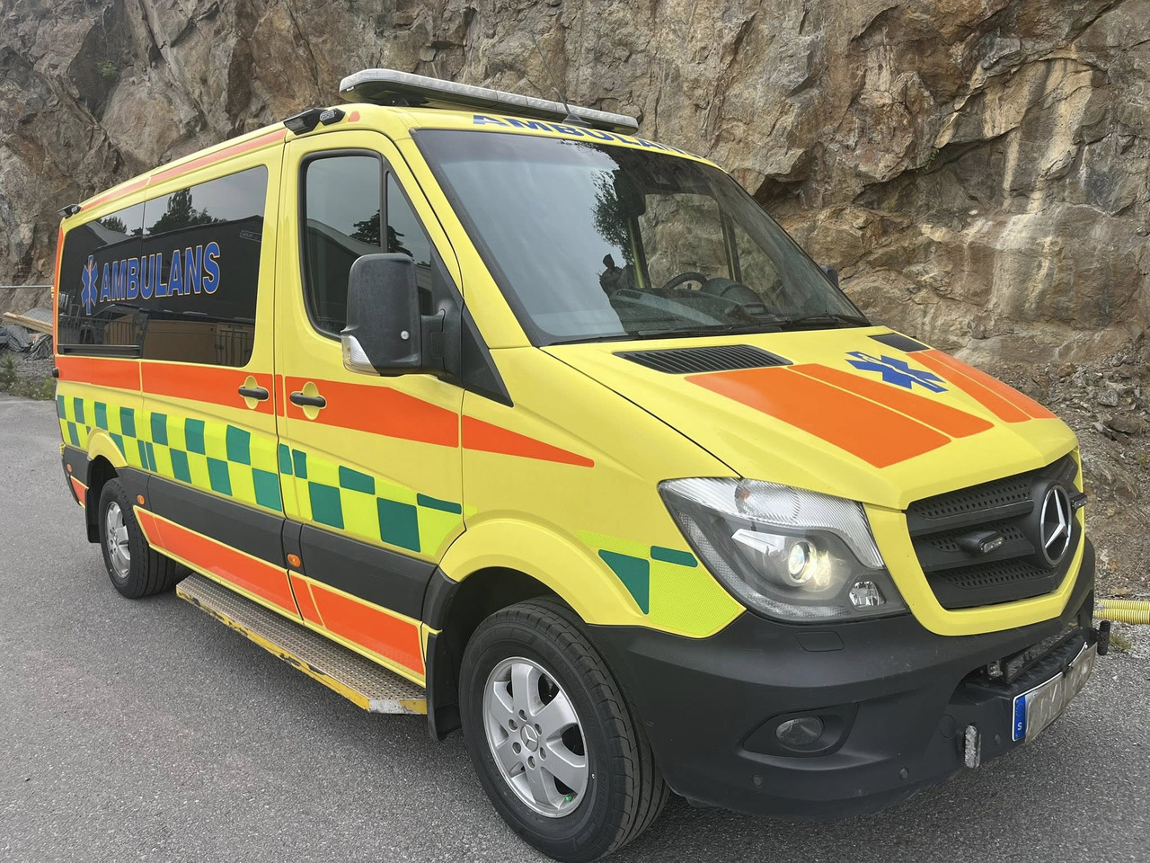 MERCEDES-BENZ Sprinter 319 - AMBULANCE - Ambulancia: foto 5 MERCEDES-BENZ Sprinter 319 - AMBULANCE - Ambulancia: foto 5