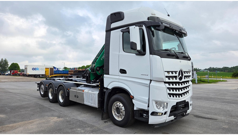 Mercedes-Benz Arocs 3253 8X4*4 Fassi F295 - Camión multibasculante, Camión grúa: foto 4 Mercedes-Benz Arocs 3253 8X4*4 Fassi F295 - Camión multibasculante, Camión grúa: foto 4