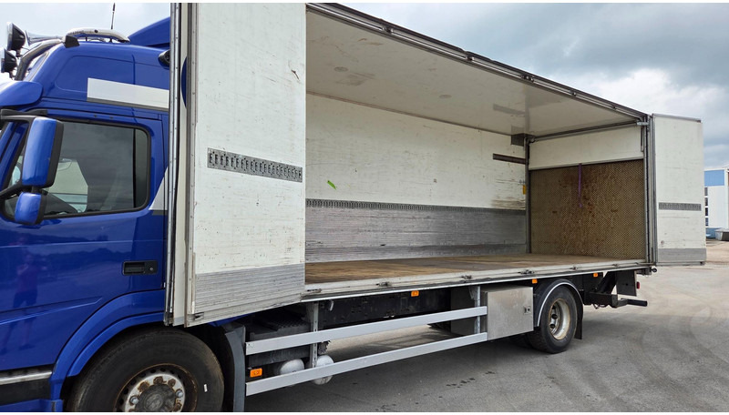 Volvo FM330 4X2 - Camión caja cerrada: foto 5 Volvo FM330 4X2 - Camión caja cerrada: foto 5