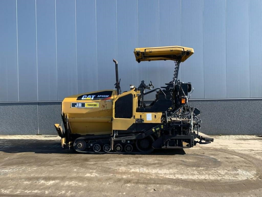 CAT AP355F - Pavimentadora de asfalto: foto 1 CAT AP355F - Pavimentadora de asfalto: foto 1