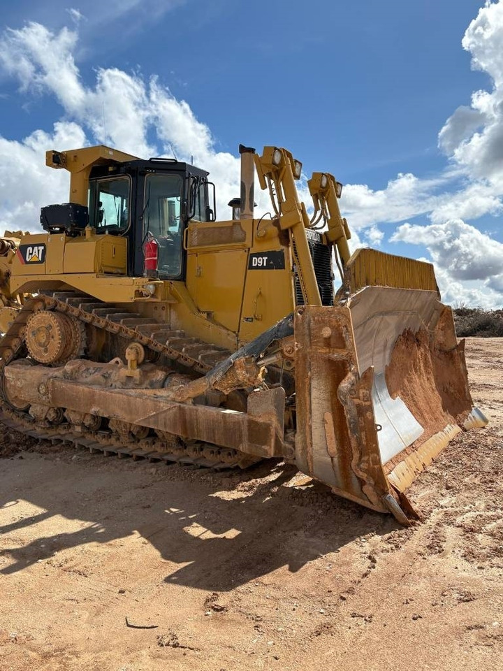 CAT D 9 T (CE Certified / New Undercarriage) - Bulldozer: foto 3 CAT D 9 T (CE Certified / New Undercarriage) - Bulldozer: foto 3