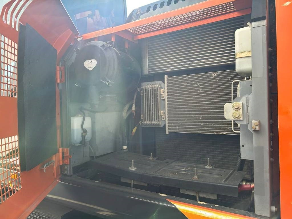 Excavadora de ruedas Hitachi ZX 140 W-5B: foto 23