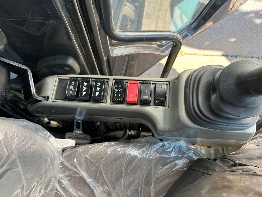 Excavadora de ruedas Hitachi ZX 140 W-5B: foto 11