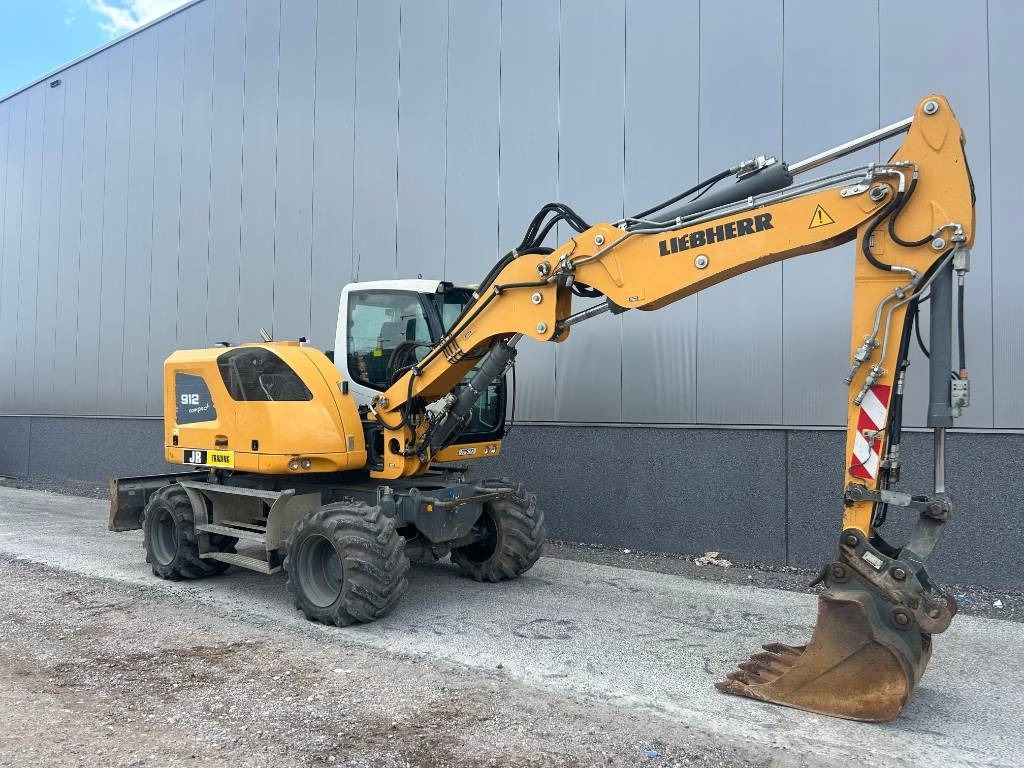 Excavadora de ruedas Liebherr A 912 Compact (2 Buckets): foto 7