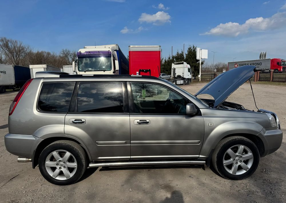Nissan X-Trail 2.2 dCi 4x2 Comfort - SUV/ Todoterreno: foto 3 Nissan X-Trail 2.2 dCi 4x2 Comfort - SUV/ Todoterreno: foto 3