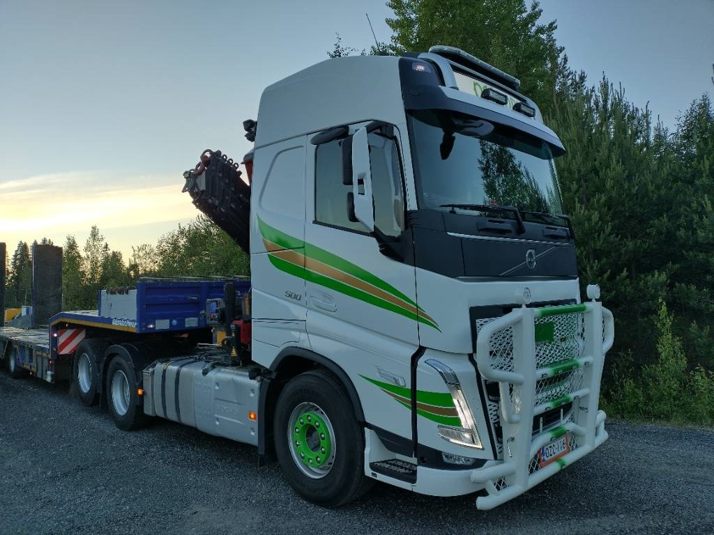Volvo FH500 tc 6x4 HMF 2820 nosturi+jib,HCT,aj.120tkm - Cabeza tractora: foto 1 Volvo FH500 tc 6x4 HMF 2820 nosturi+jib,HCT,aj.120tkm - Cabeza tractora: foto 1