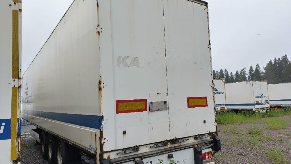 Krone Umpiputki, vahvalla katolla - Semirremolque caja cerrada: foto 2 Krone Umpiputki, vahvalla katolla - Semirremolque caja cerrada: foto 2