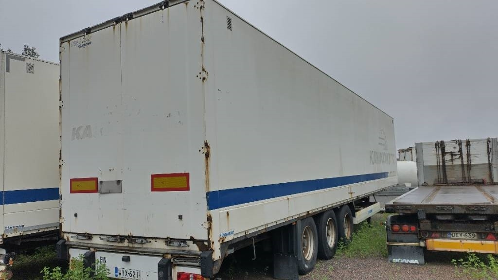 Krone Umpiputki, vahvalla katolla - Semirremolque caja cerrada: foto 1 Krone Umpiputki, vahvalla katolla - Semirremolque caja cerrada: foto 1