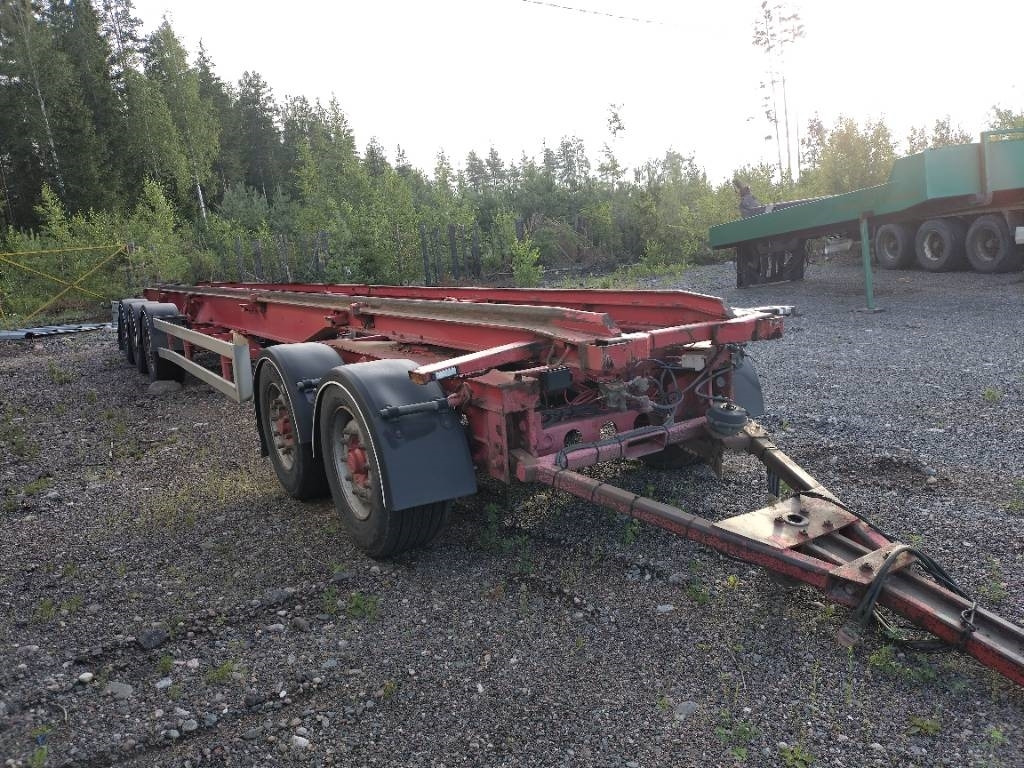 Närko 5 aks. Vaihtolavaunu levyjarrut - Remolque multilift/ Portacontenedores de cadenas: foto 1 Närko 5 aks. Vaihtolavaunu levyjarrut - Remolque multilift/ Portacontenedores de cadenas: foto 1