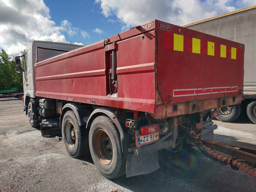 Volvo FH12 aurausvarustus,kasettilava+ Kome kasettikärry - Camión volquete: foto 3 Volvo FH12 aurausvarustus,kasettilava+ Kome kasettikärry - Camión volquete: foto 3
