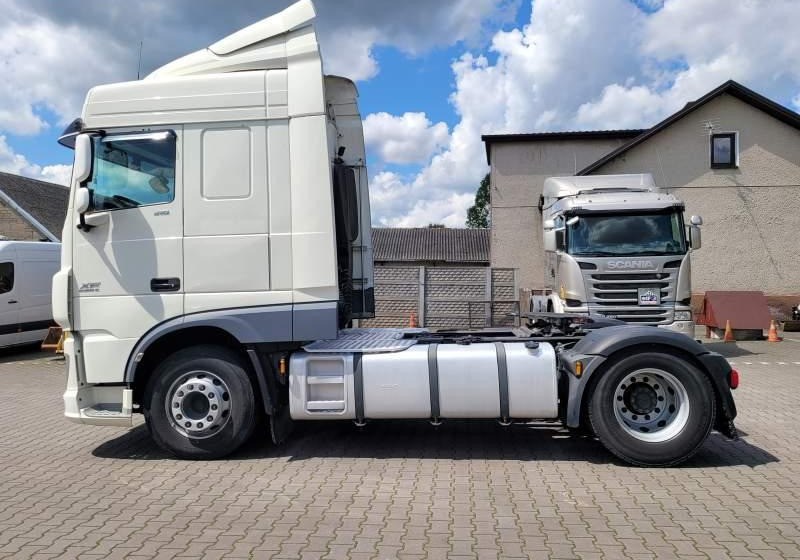 DAF XF510 SPACE CAB / SPROWADZONY / MANUAL / RETARDER - Cabeza tractora: foto 5 DAF XF510 SPACE CAB / SPROWADZONY / MANUAL / RETARDER - Cabeza tractora: foto 5