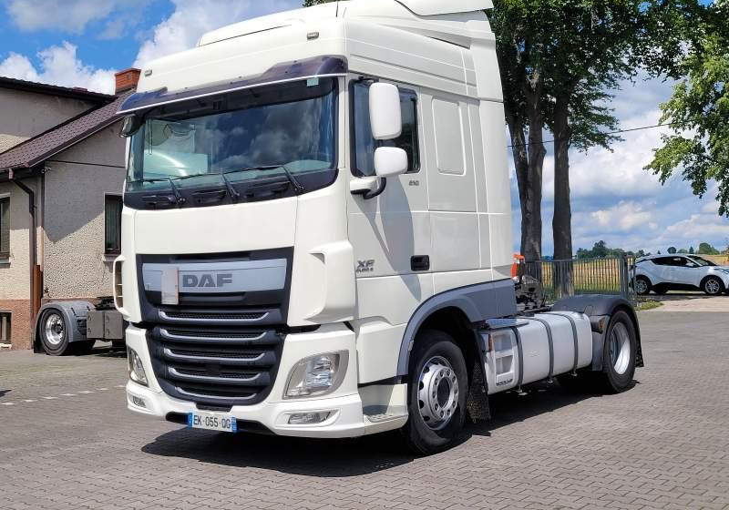 Cabeza tractora DAF XF510 SPACE CAB / SPROWADZONY / MANUAL / RETARDER: foto 14 Cabeza tractora DAF XF510 SPACE CAB / SPROWADZONY / MANUAL / RETARDER: foto 14