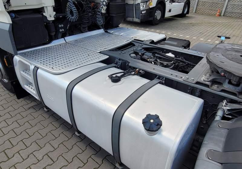 DAF XF510 SPACE CAB / SPROWADZONY / MANUAL / RETARDER - Cabeza tractora: foto 3 DAF XF510 SPACE CAB / SPROWADZONY / MANUAL / RETARDER - Cabeza tractora: foto 3