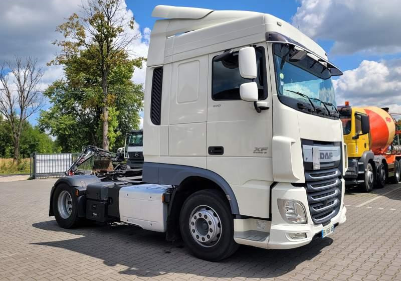 Cabeza tractora DAF XF510 SPACE CAB / SPROWADZONY / MANUAL / RETARDER: foto 9 Cabeza tractora DAF XF510 SPACE CAB / SPROWADZONY / MANUAL / RETARDER: foto 9