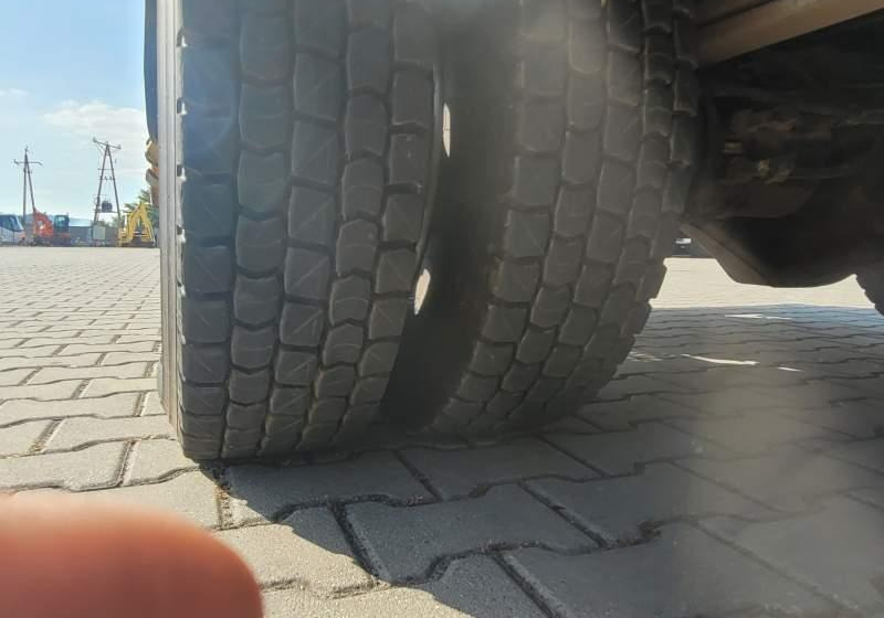 Camión con plataforma elevadora Renault MIDLUM 180 DCI / SPROWADZONA / ZWYŻKA: foto 14