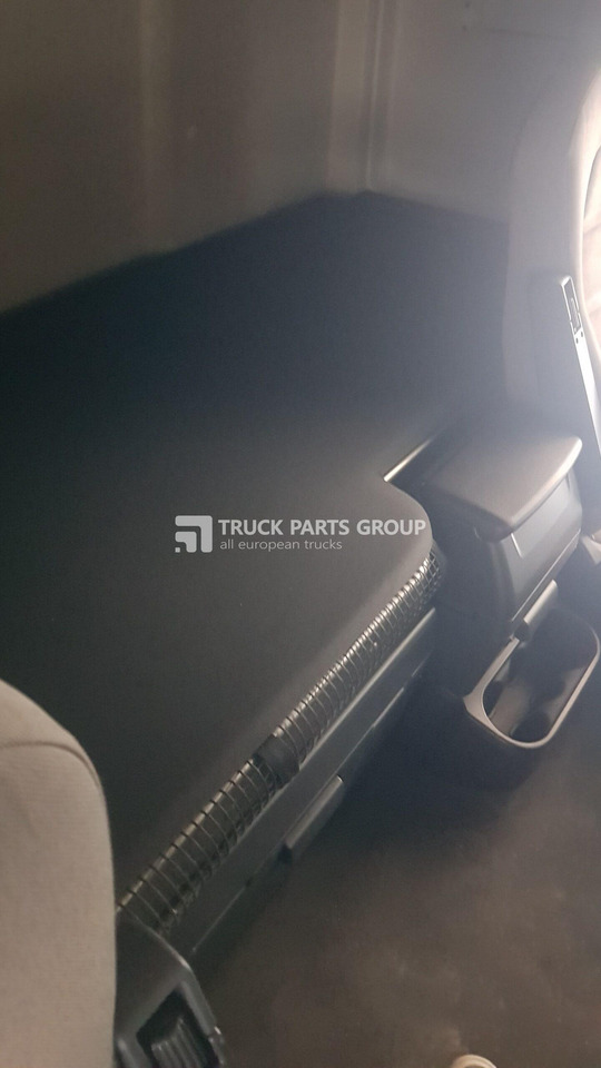 IVECO IVECO SRALIS EURO6 emission HY-WAY cab bunks, sleeping place, bed, upper + lower, 5041149389, 504094421 - Asiento para Camión: foto 1 IVECO IVECO SRALIS EURO6 emission HY-WAY cab bunks, sleeping place, bed, upper + lower, 5041149389, 504094421 - Asiento para Camión: foto 1