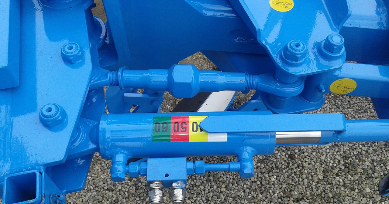 ARATRO TRIVOMERE TAS 9 - Arado: foto 4 ARATRO TRIVOMERE TAS 9 - Arado: foto 4