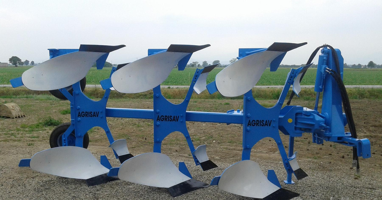 ARATRO TRIVOMERE TAS 9 - Arado: foto 1 ARATRO TRIVOMERE TAS 9 - Arado: foto 1