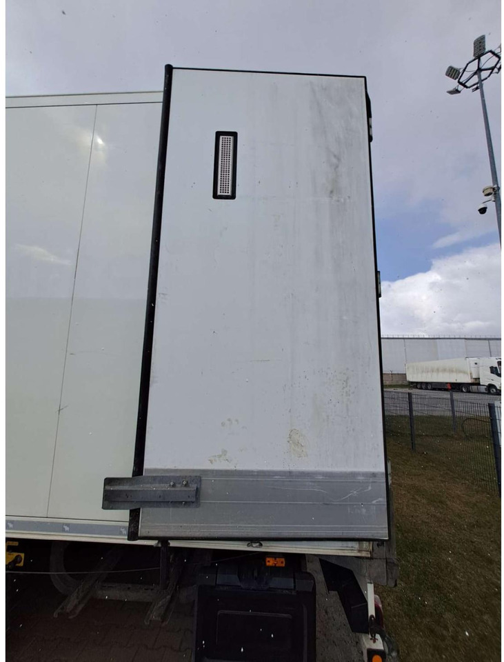 2019/2020 Schmitz Cargobull SKO FP 60 ThermoKing SLXi 300 - Semirremolque frigorífico: foto 3 2019/2020 Schmitz Cargobull SKO FP 60 ThermoKing SLXi 300 - Semirremolque frigorífico: foto 3
