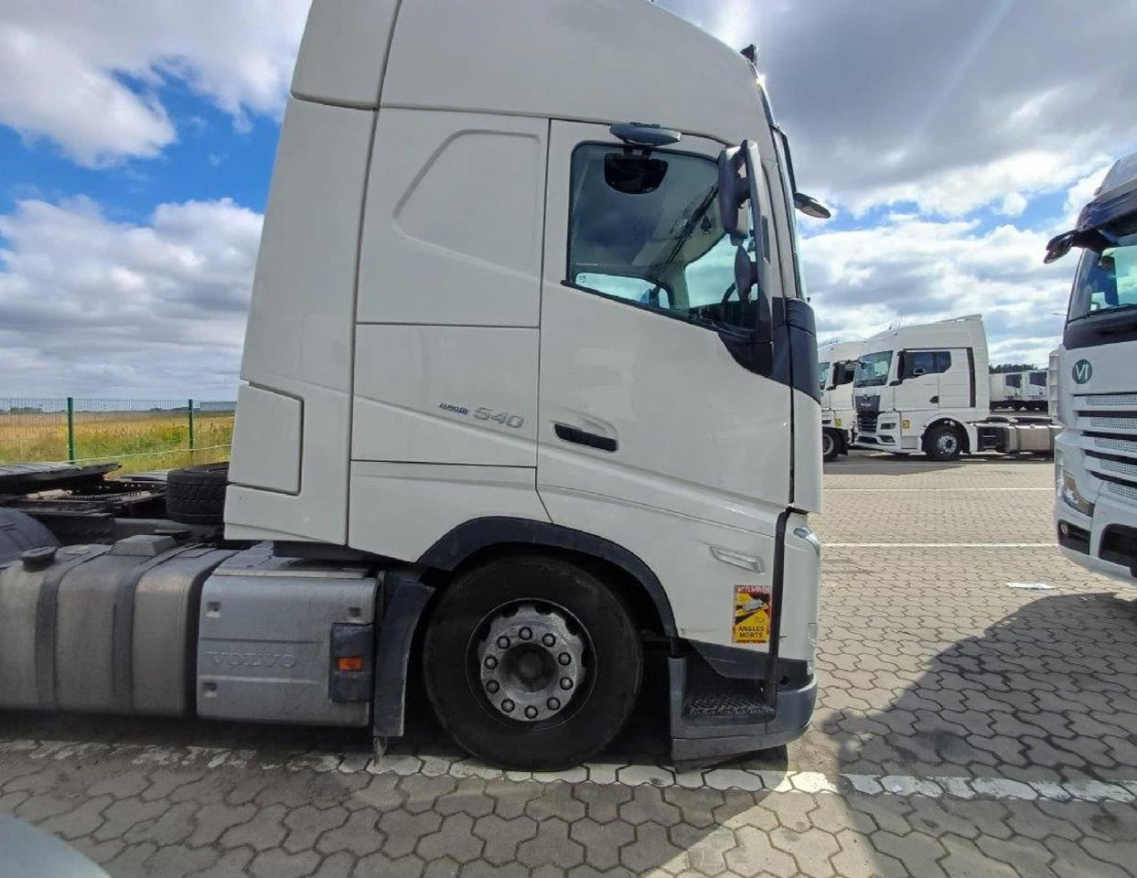 2023 Volvo FH 540 Globetrotter XL Retarder - Cabeza tractora: foto 3 2023 Volvo FH 540 Globetrotter XL Retarder - Cabeza tractora: foto 3