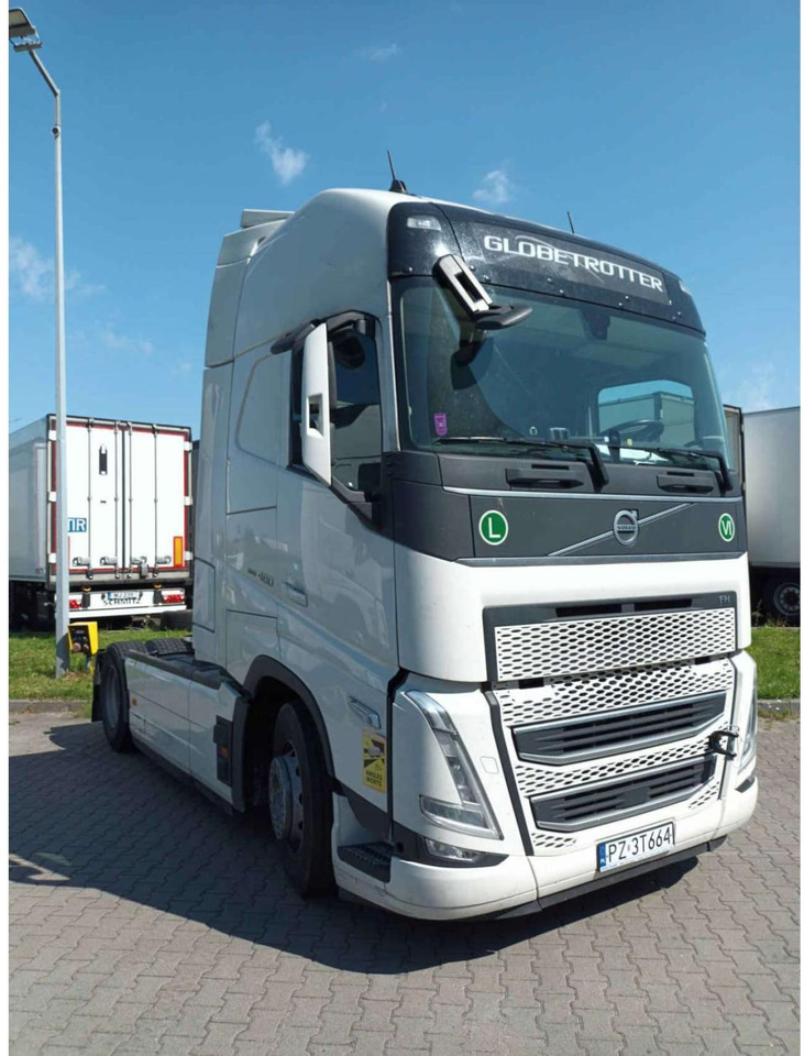 2023 Volvo FH 460 Globetrotter XL i-Save Side Skirts - Otros maquinaria: foto 1 2023 Volvo FH 460 Globetrotter XL i-Save Side Skirts - Otros maquinaria: foto 1